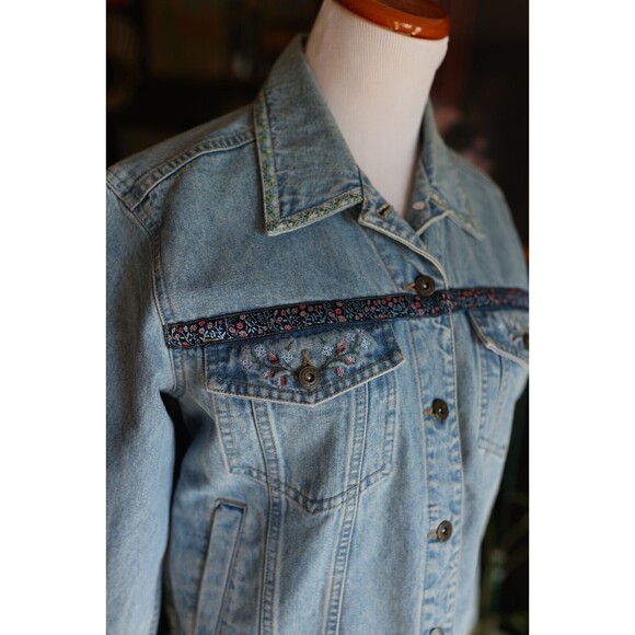 Vintage 90s Liz Claiborne Light Denim Jean Jacket Embroidered Floral Cottagecore - Picture 5 of 13